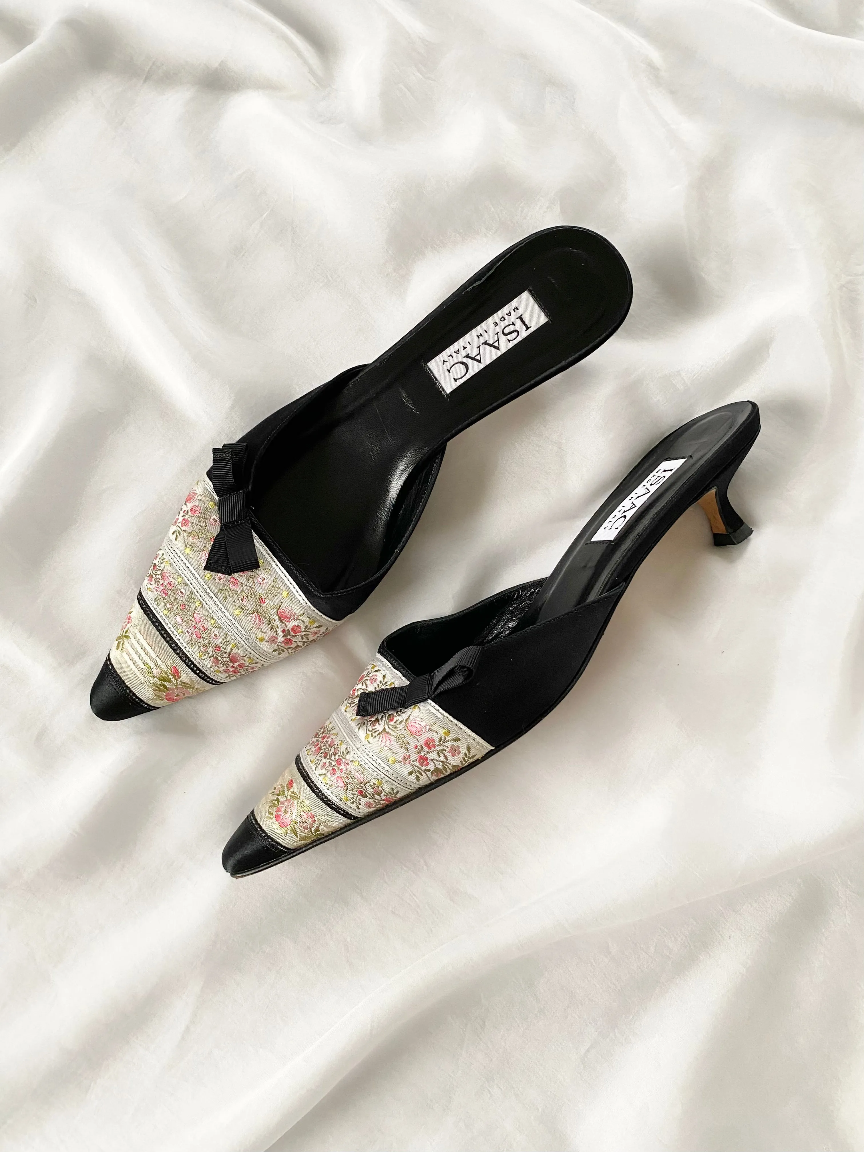 1990s Isaac Mizrahi Floral Brocade Pointed Toe Kitten Heel Mules (7.5)