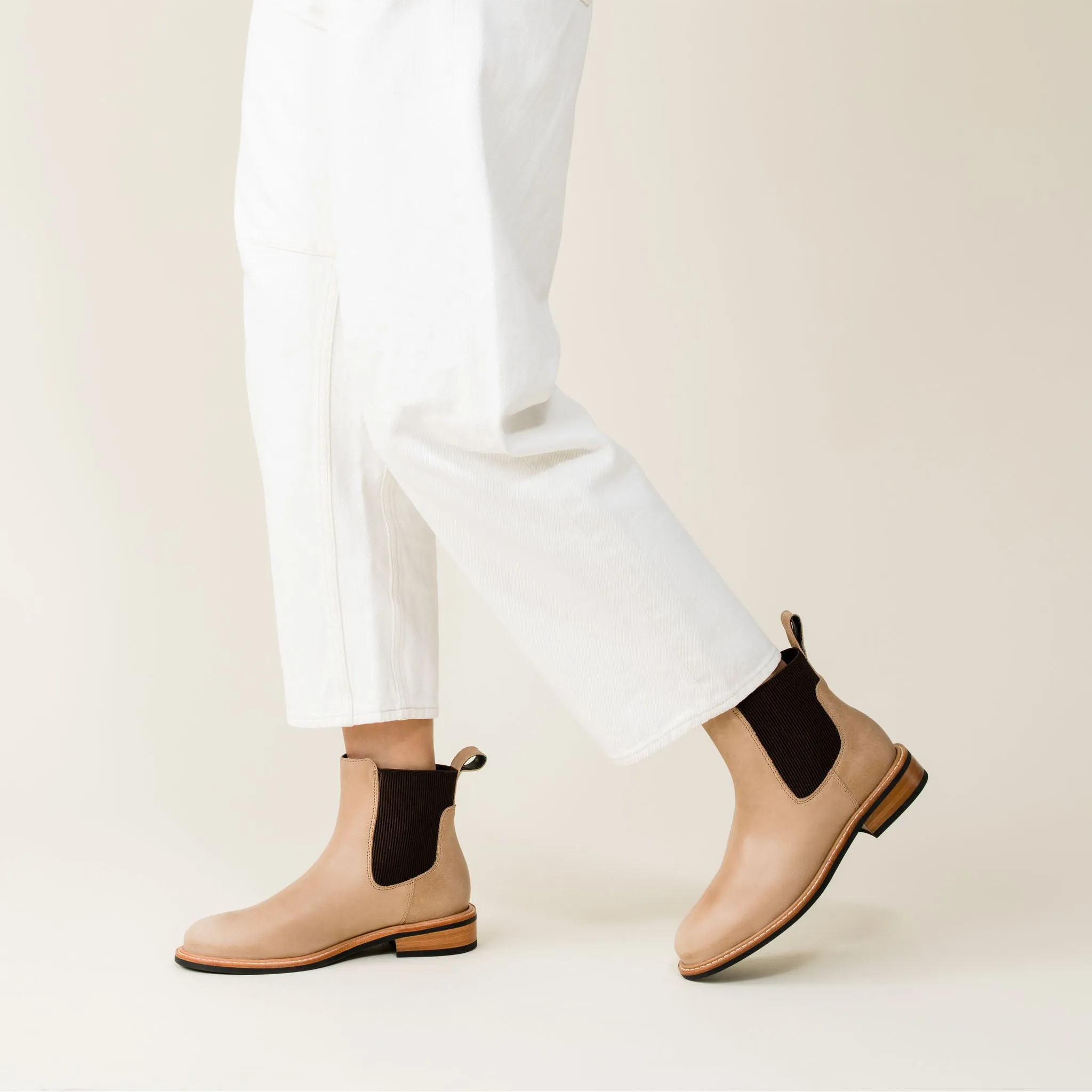 Carmen Chelsea Boot 2.0 Almond